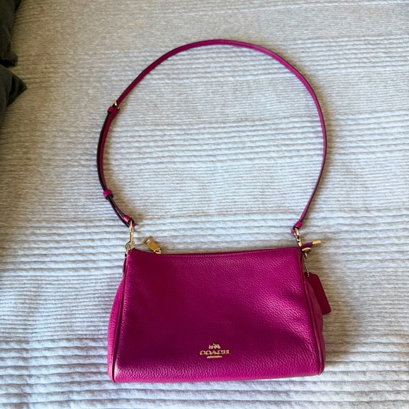 Coach / Bag Raspberry Pink w/Gold Chain & detachable Crossbody Strap - Picture 5 of 12